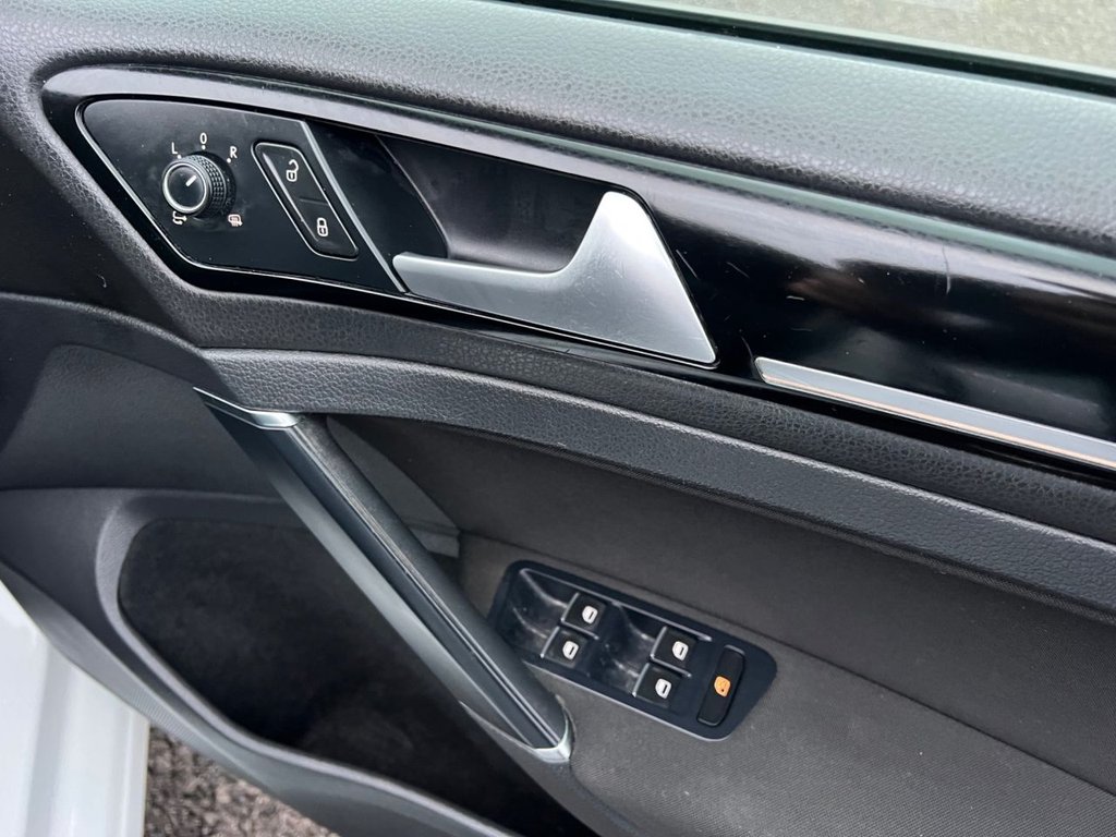 Used Volkswagen Golf 2014 for sale - 77642405: Photo 23