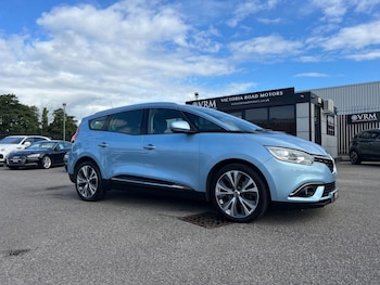 Used Renault Grand Scenic 2017 for sale - 79598600: Photo