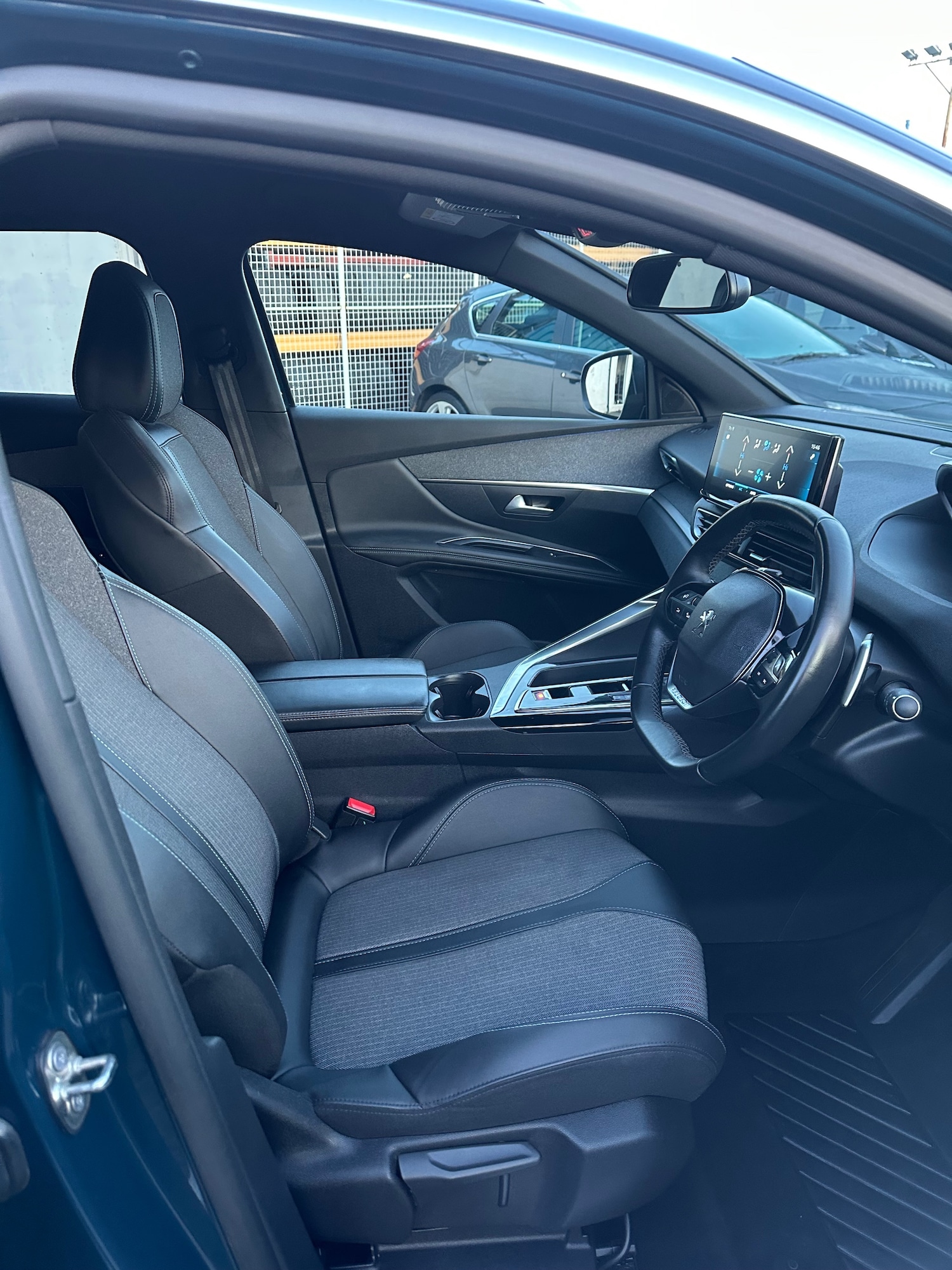 Used Peugeot 3008 2023 for sale - 76840406: Photo 11