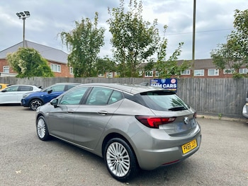 Used Vauxhall Astra 2016 for sale - 76090227: Photo
