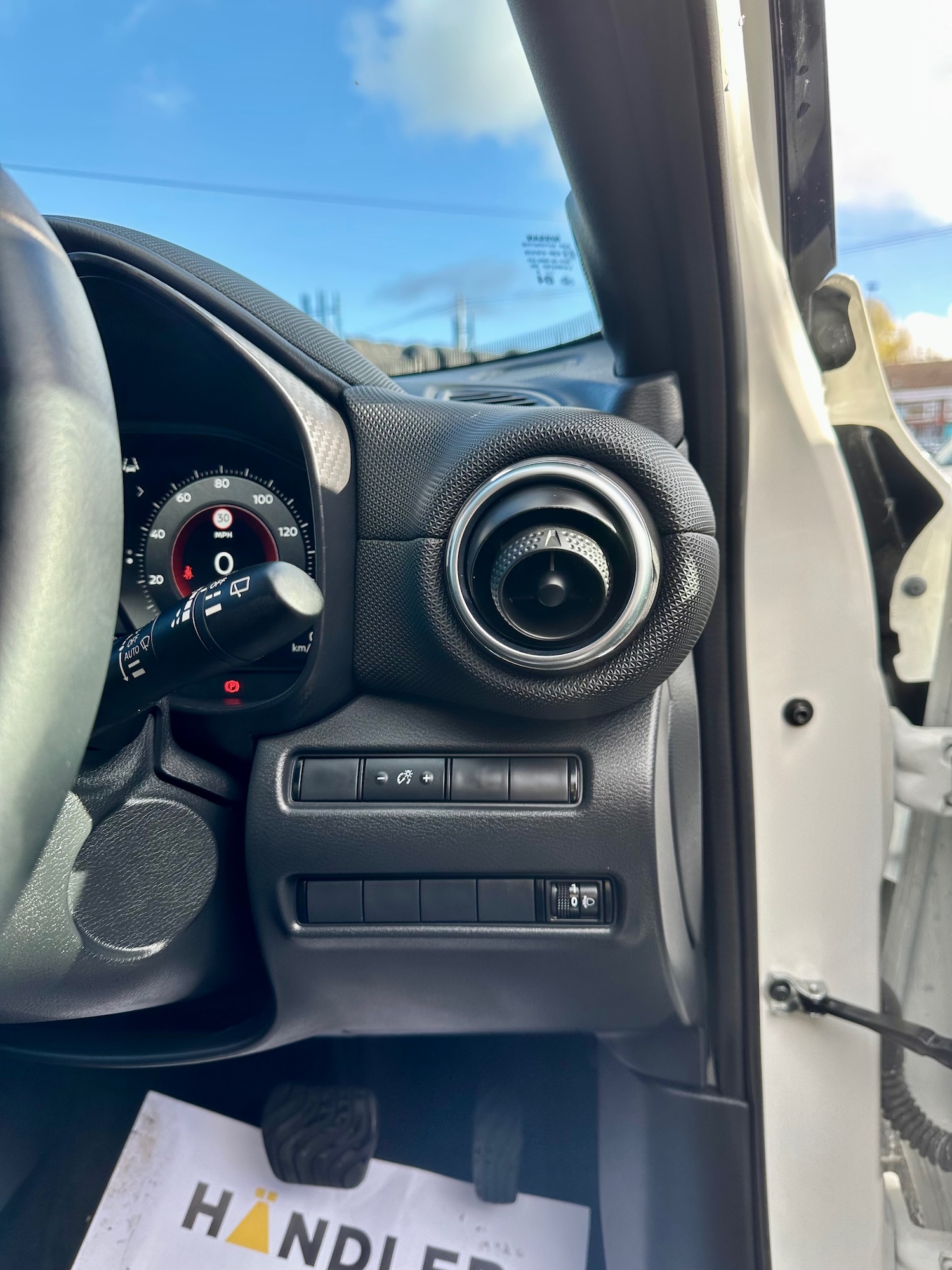 Used Nissan Juke 2024 for sale - 76437323: Photo 21