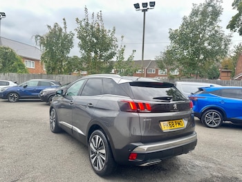 Used Peugeot 3008 2018 for sale - 76097051: Photo