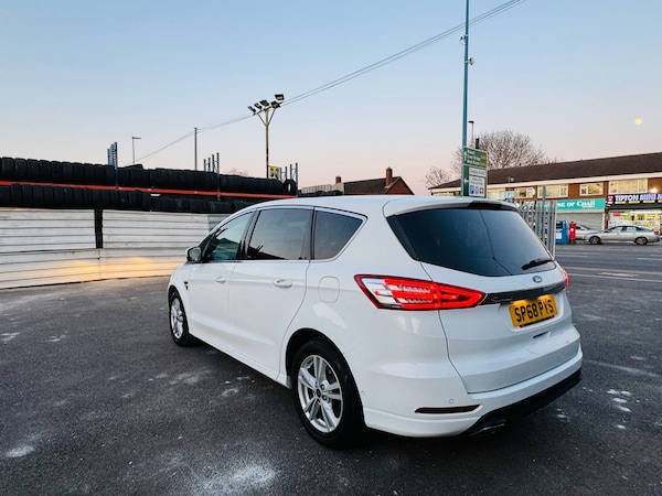 Used Ford S-Max 2018 for sale - 74352411: Photo 5