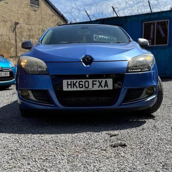 Used Renault Megane 2010 for sale - 73236652: Photo 2