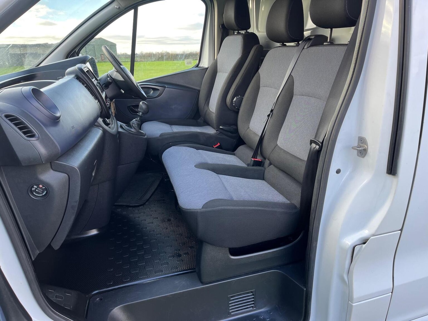 Used Vauxhall Vivaro 2016 for sale - 77038879: Photo 11