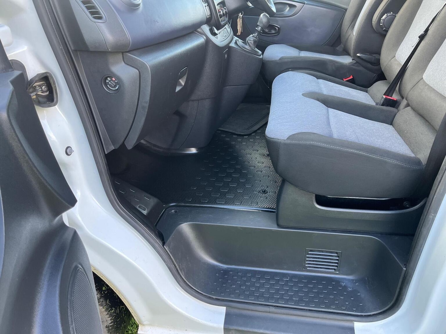 Used Vauxhall Vivaro 2016 for sale - 77038879: Photo 12