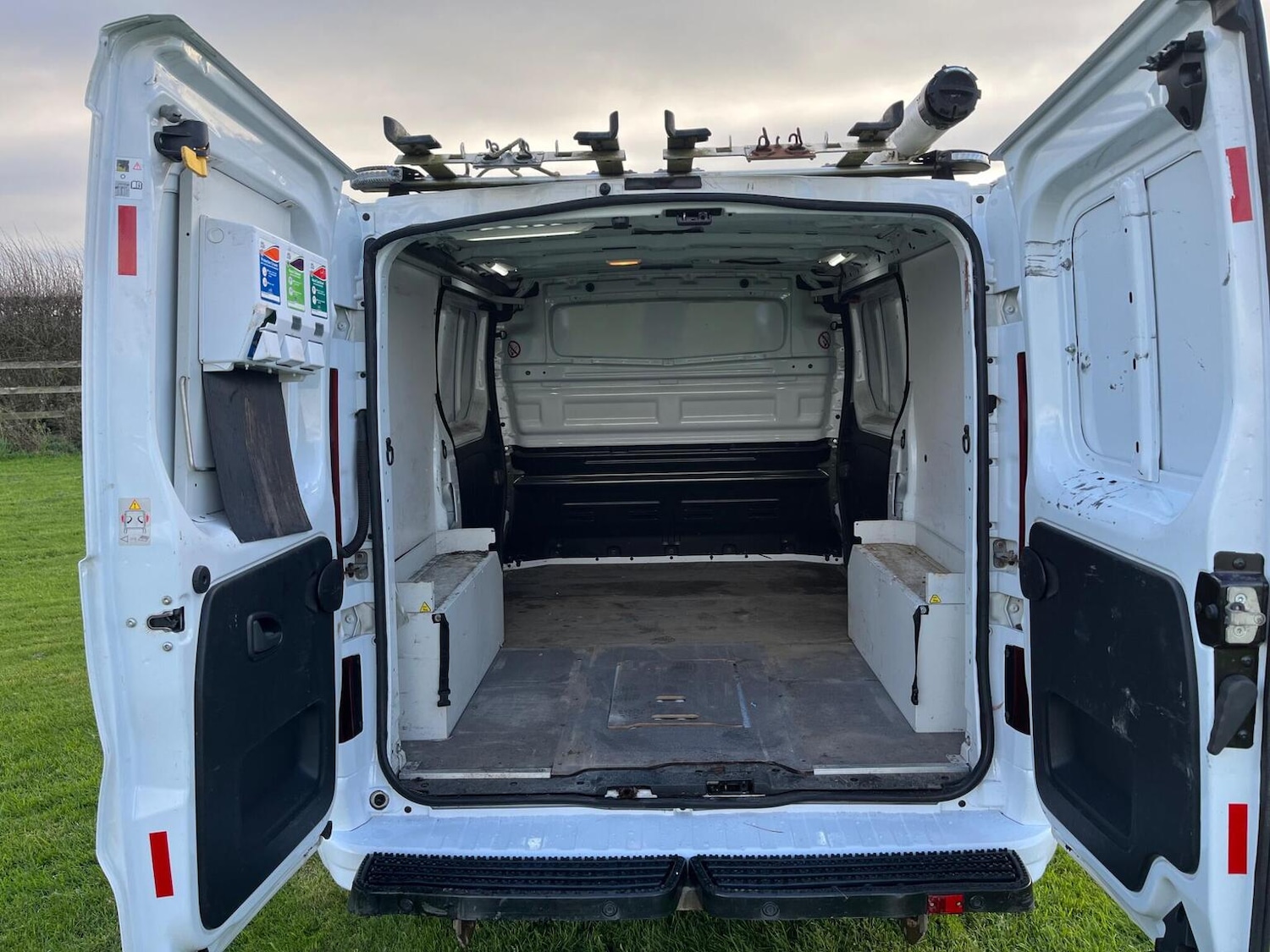 Used Vauxhall Vivaro 2016 for sale - 77038879: Photo 9