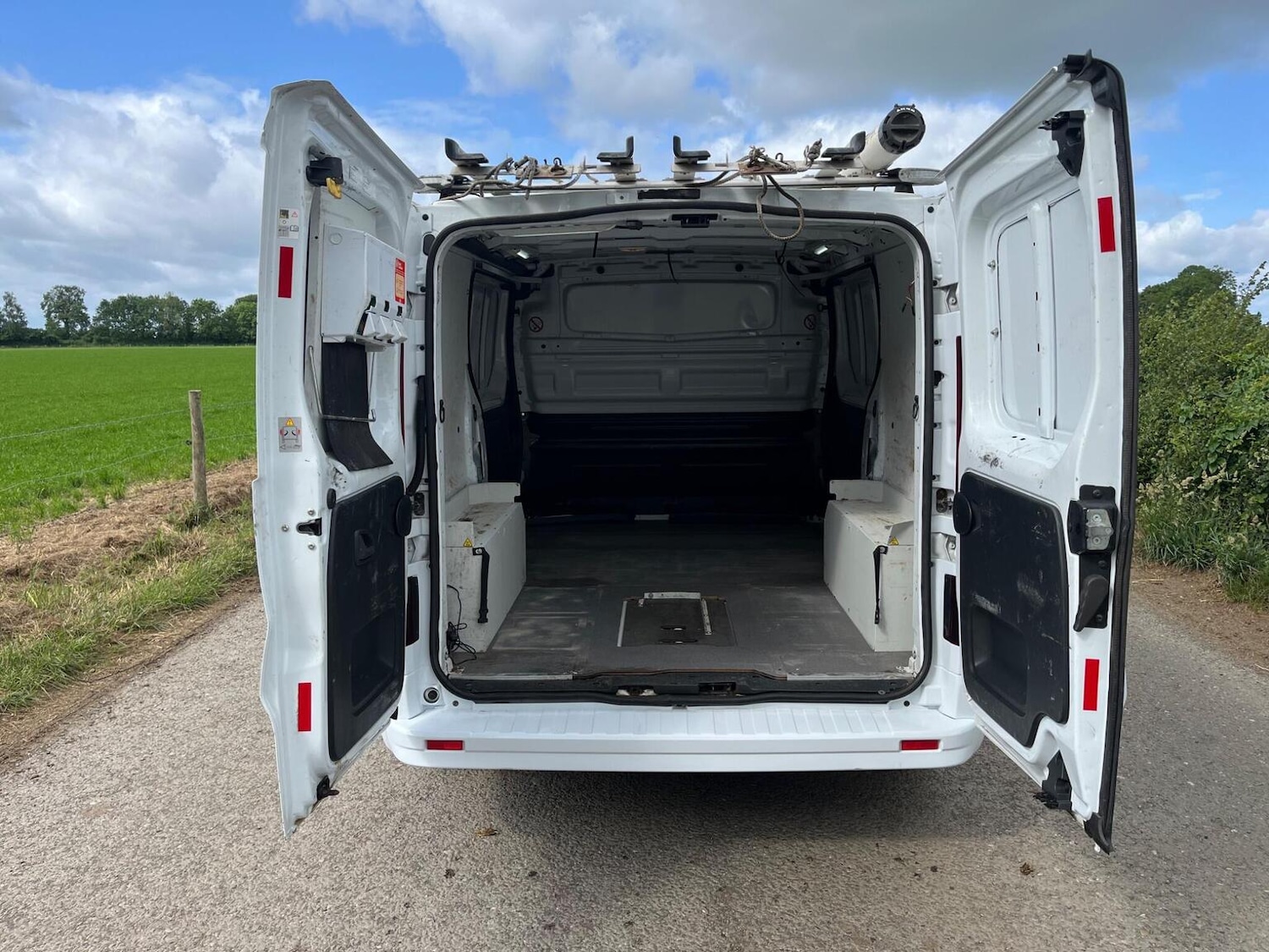 Used Vauxhall Vivaro 2016 for sale - 77038890: Photo 14