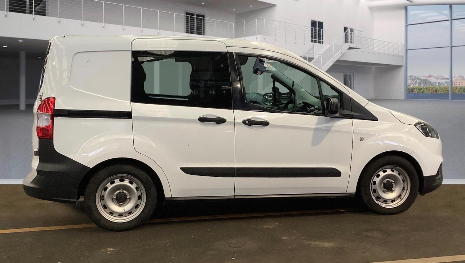 Used Ford Transit Courier 2019 for sale - 77798610: Photo 2