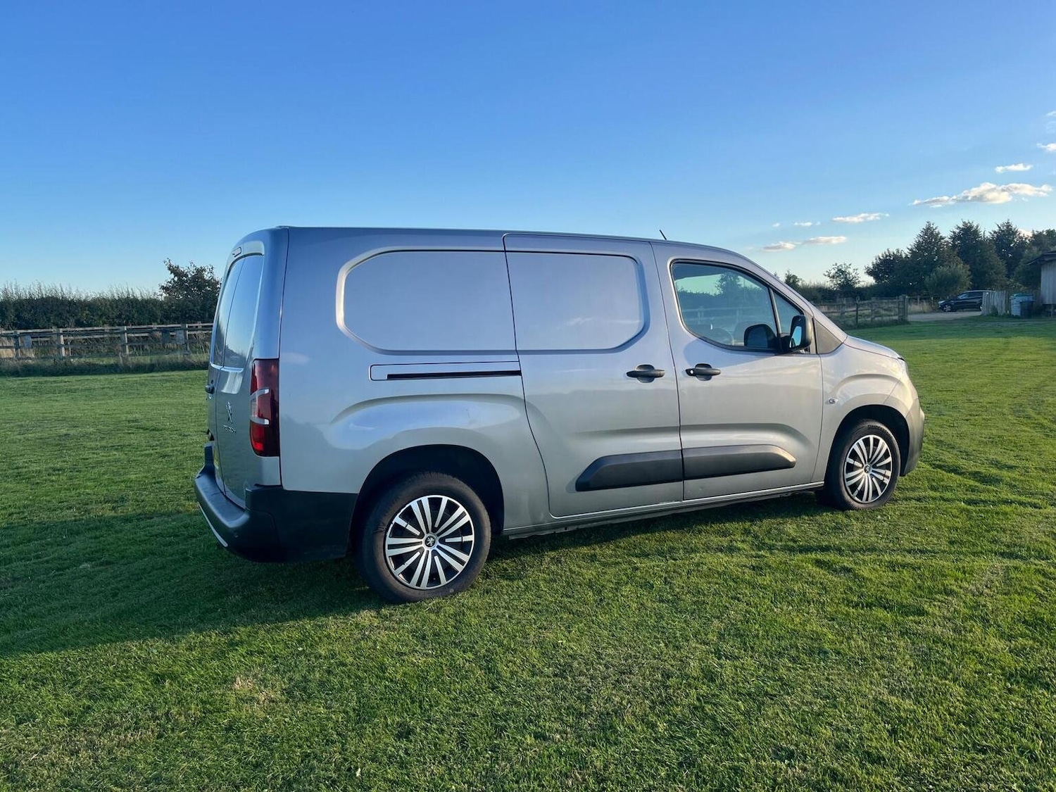 Used Peugeot Partner 2019 for sale - 77038843: Photo 9