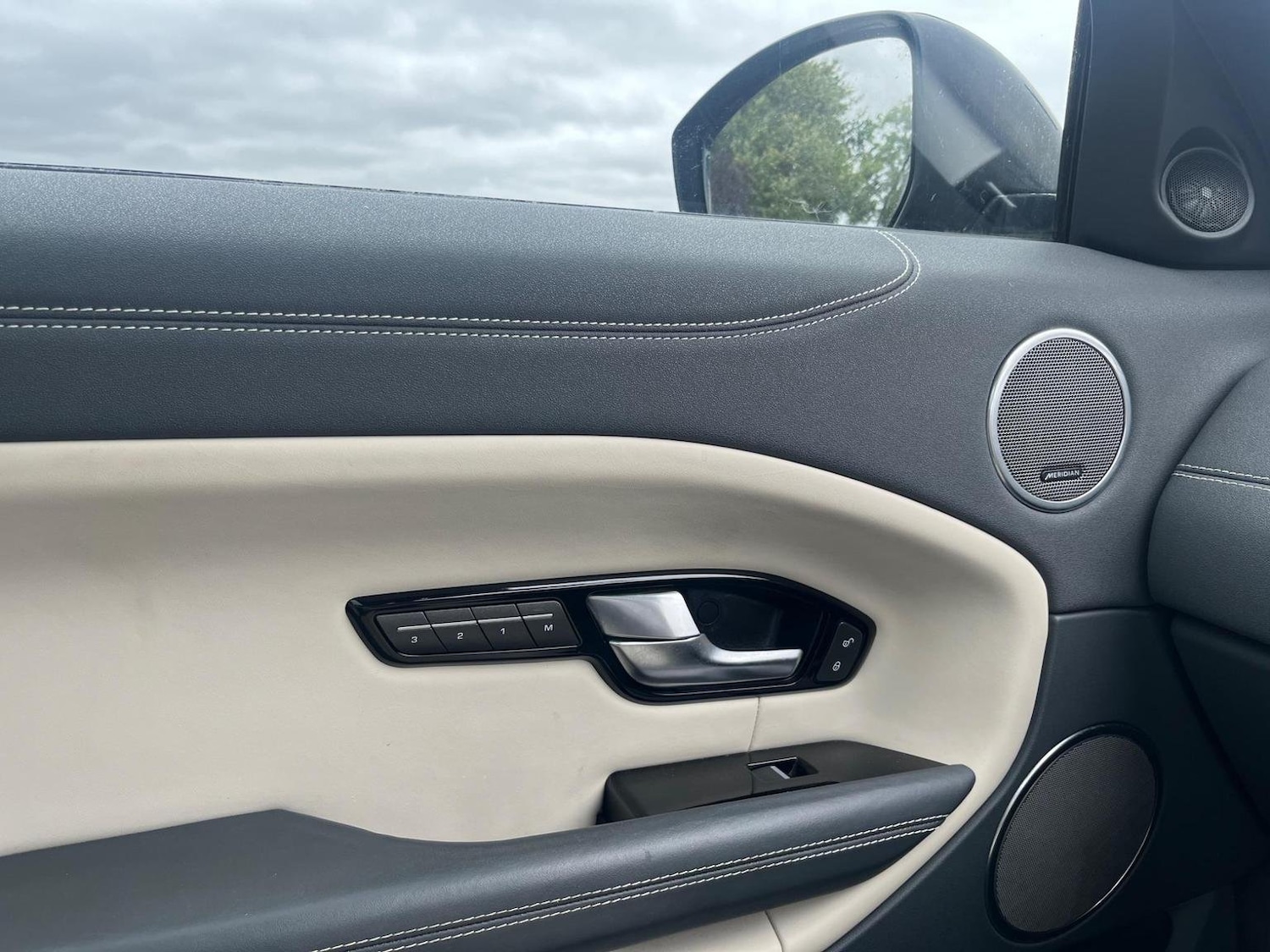 Used Land Rover Range Rover Evoque 2015 for sale - 77038849: Photo 42