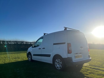 Used Peugeot Partner 2018 for sale - 77096936: Photo