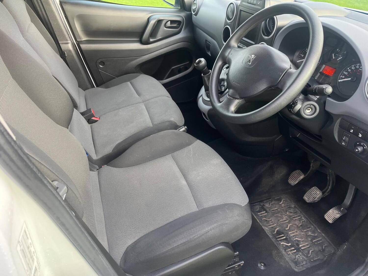 Used Peugeot Partner 2017 for sale - 77049245: Photo 20