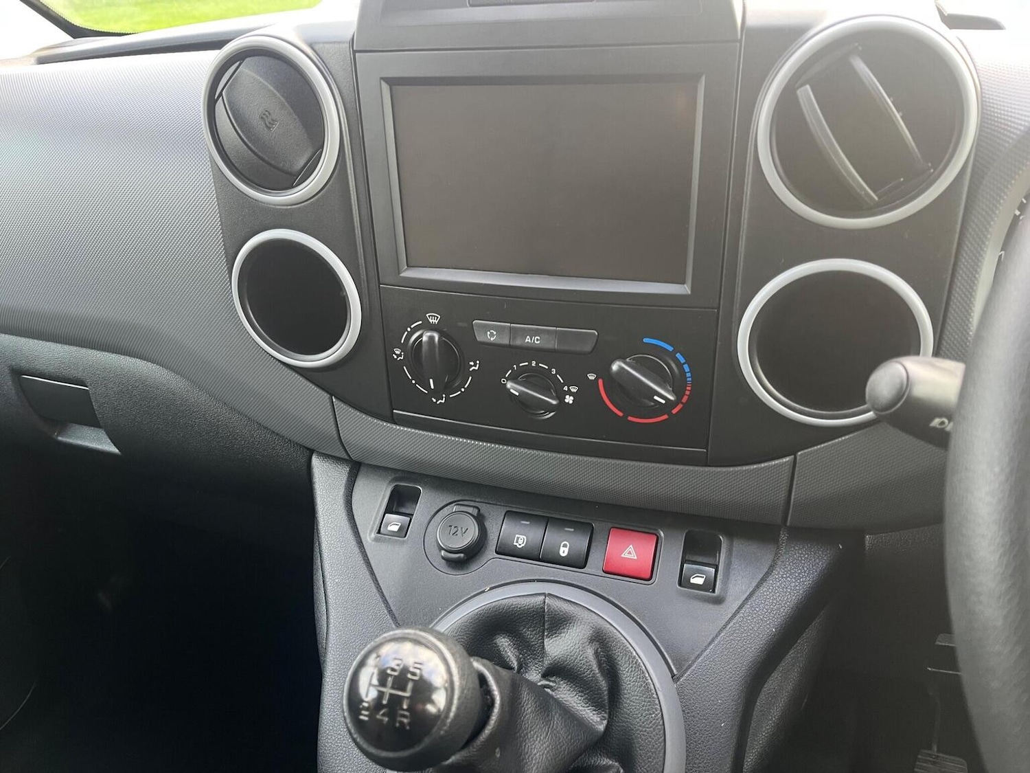 Used Peugeot Partner 2017 for sale - 77049245: Photo 23