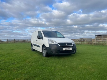 Used Peugeot Partner 2017 for sale - 77049245: Photo