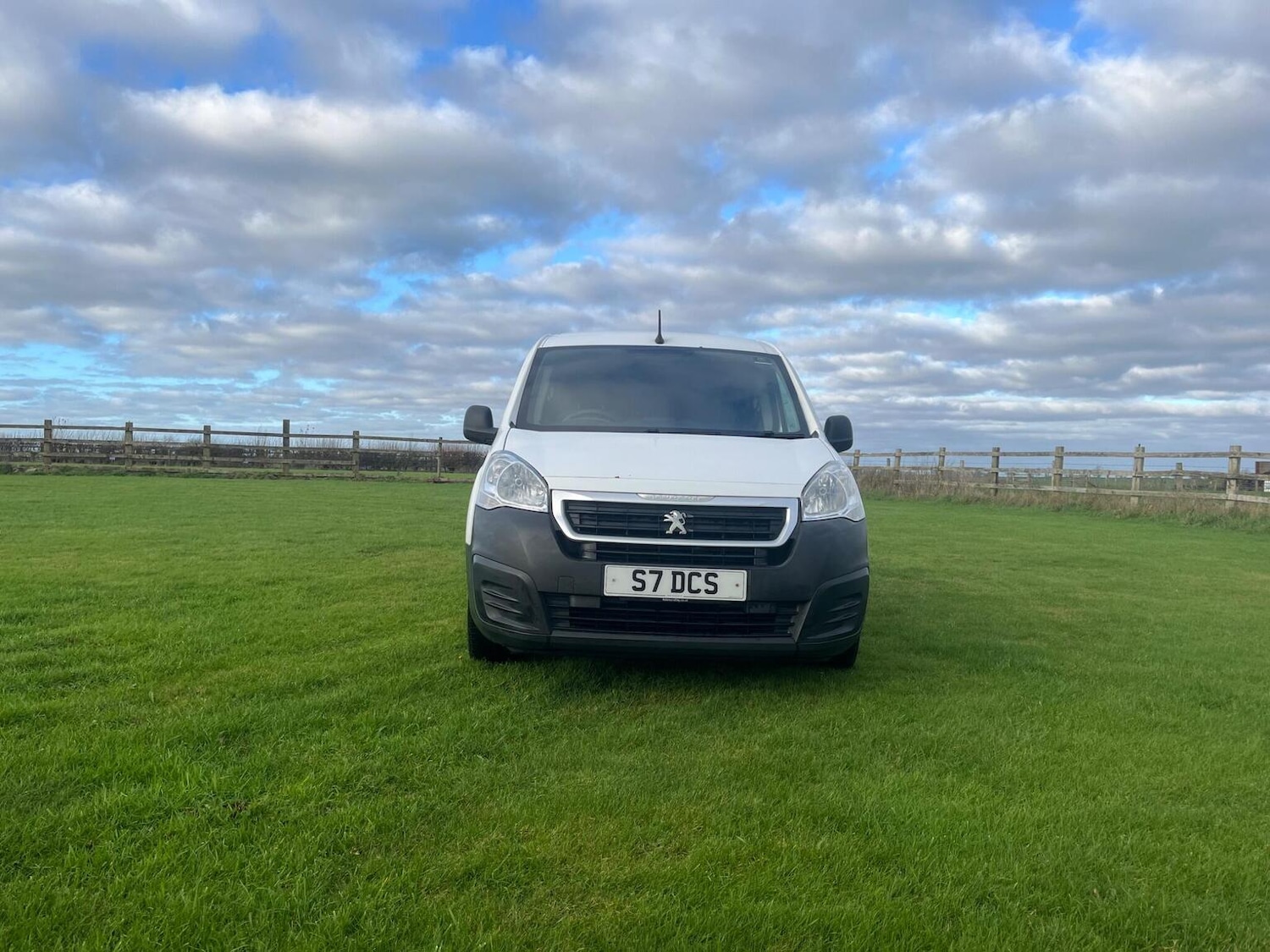 Used Peugeot Partner 2017 for sale - 77049245: Photo 3