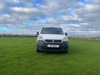 Used Peugeot Partner 2017 for sale - 77049245: Photo
