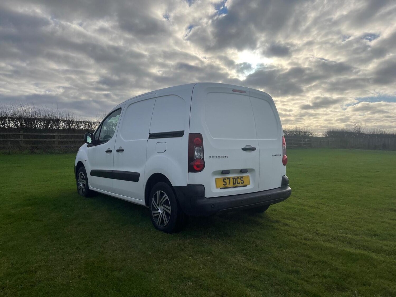 Used Peugeot Partner 2017 for sale - 77049245: Photo 7