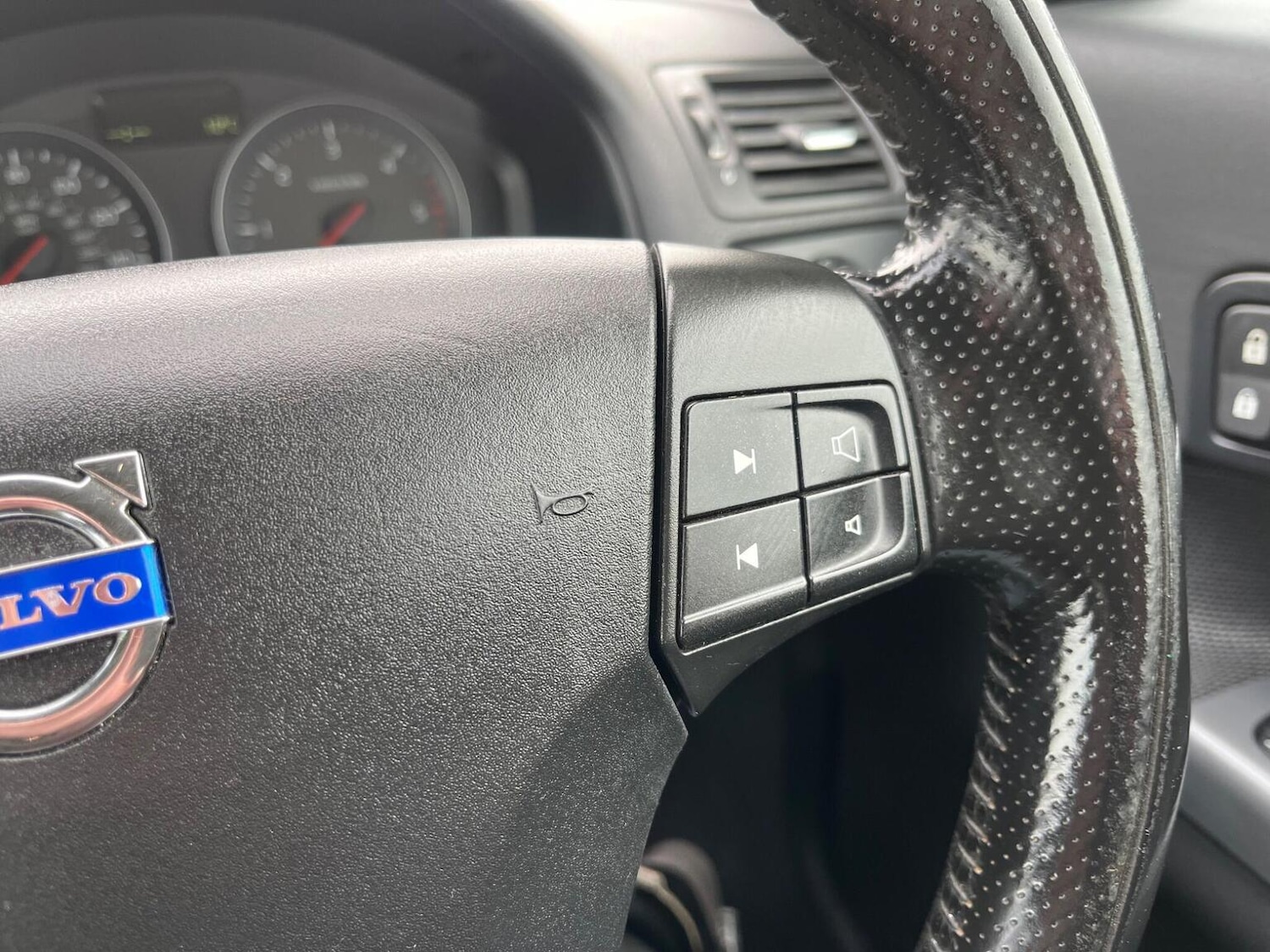 Used Volvo C30 2009 for sale - 77709060: Photo 24