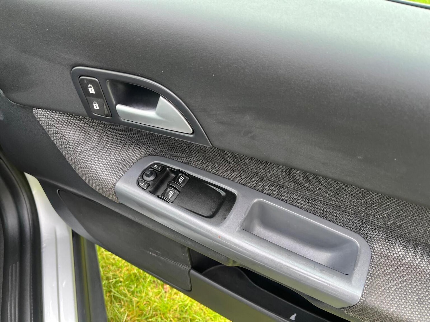 Used Volvo C30 2009 for sale - 77709060: Photo 26