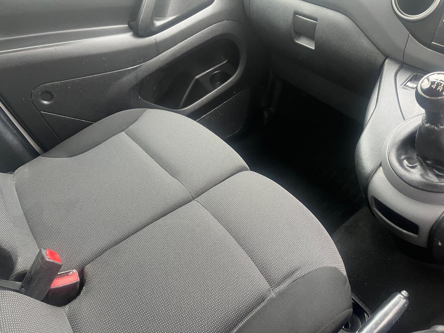 Used Peugeot Partner 2017 for sale - 78176121: Photo 16