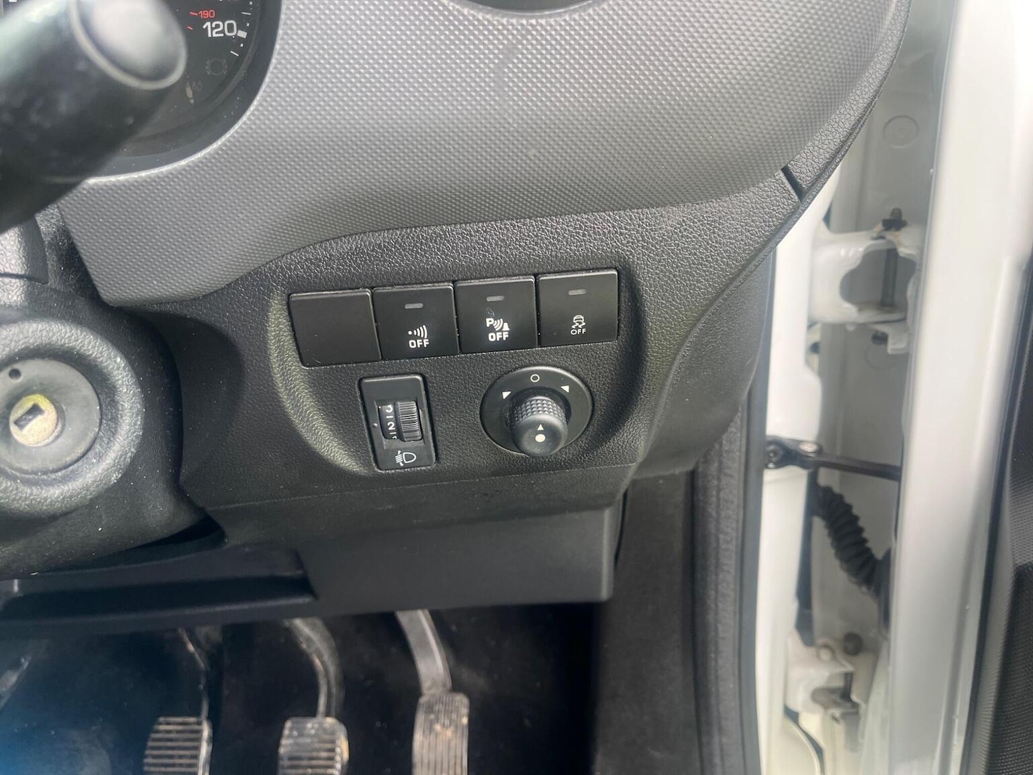 Used Peugeot Partner 2017 for sale - 78176121: Photo 19