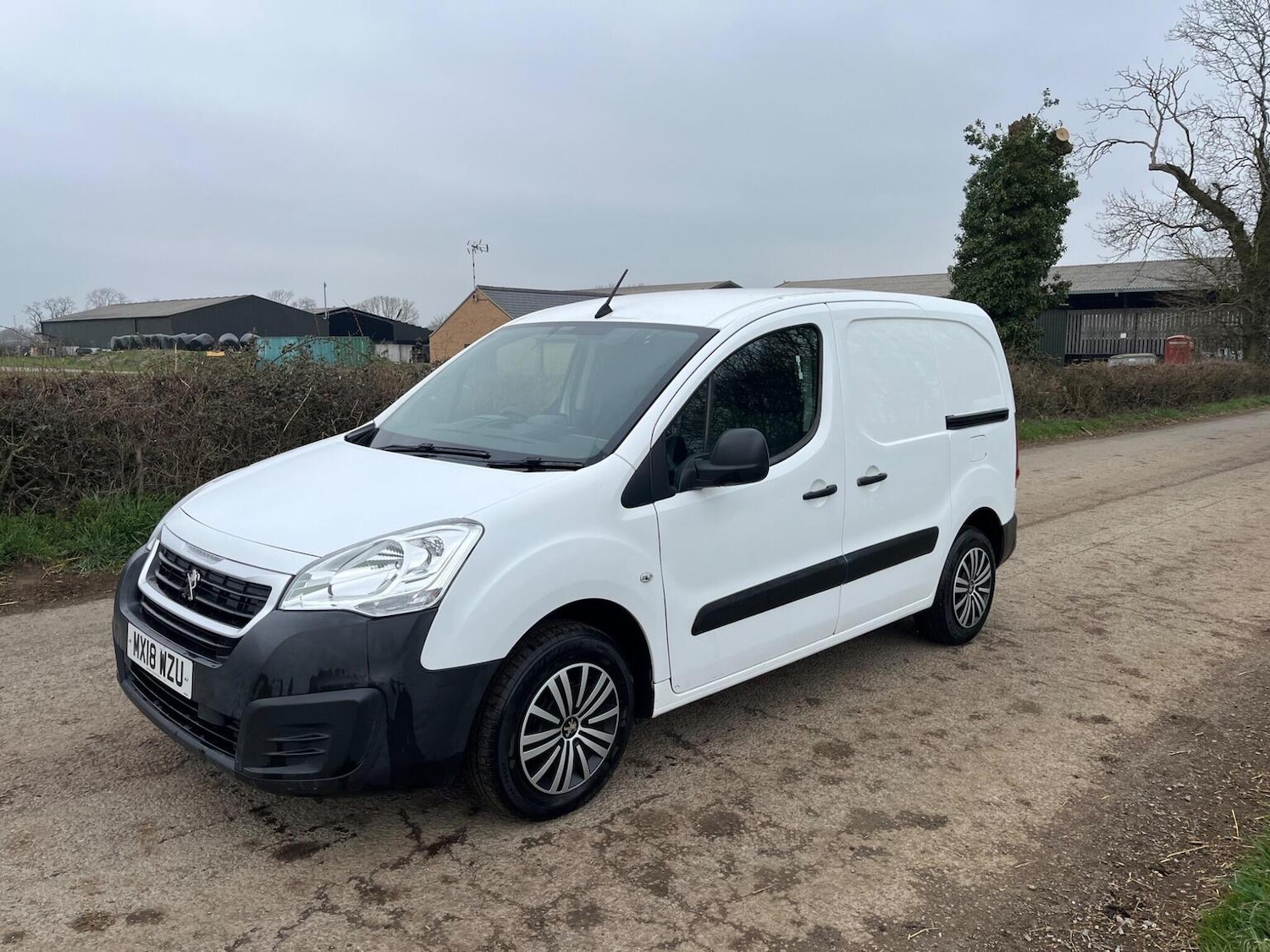 Used Peugeot Partner 2017 for sale - 78176121: Photo 5