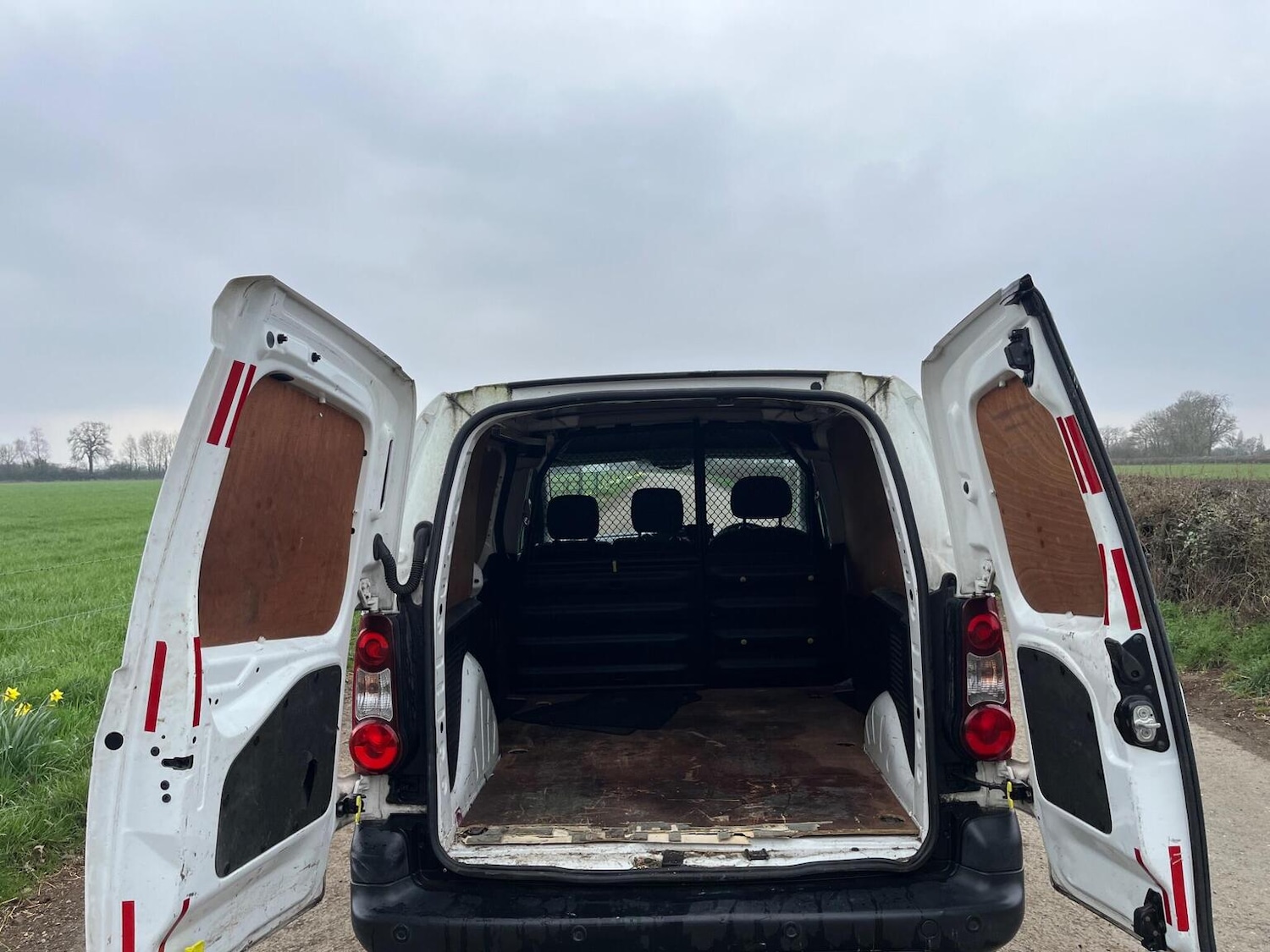 Used Peugeot Partner 2017 for sale - 78176121: Photo 7