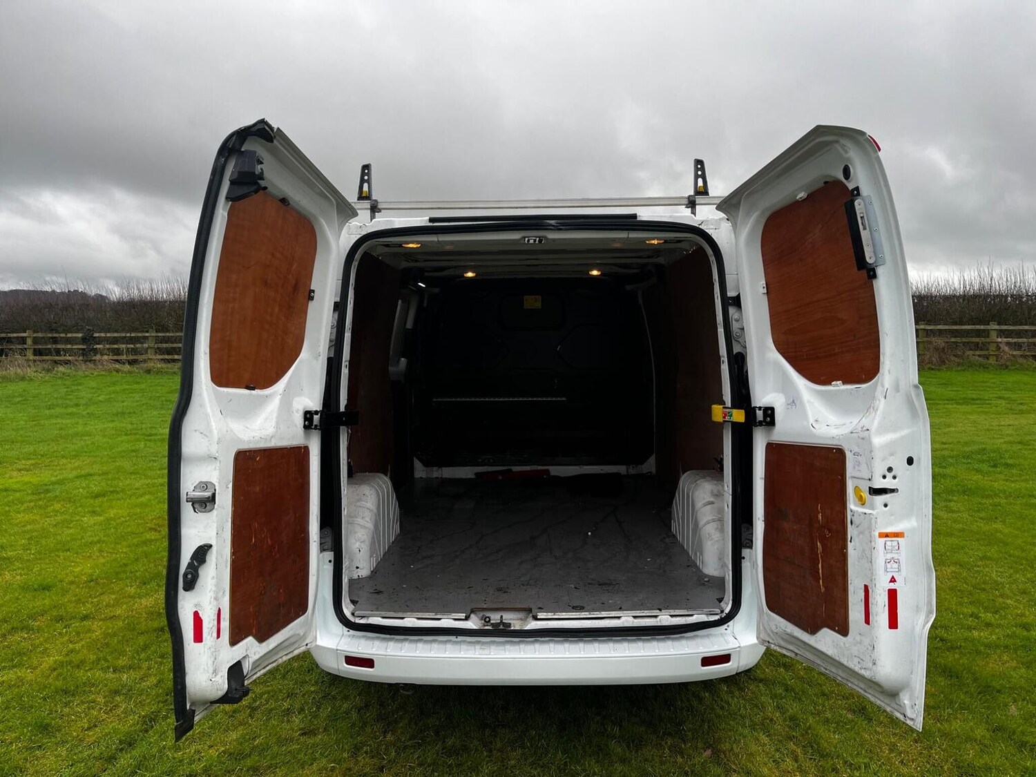 Used Ford Transit Custom 2017 for sale - 77400055: Photo 31