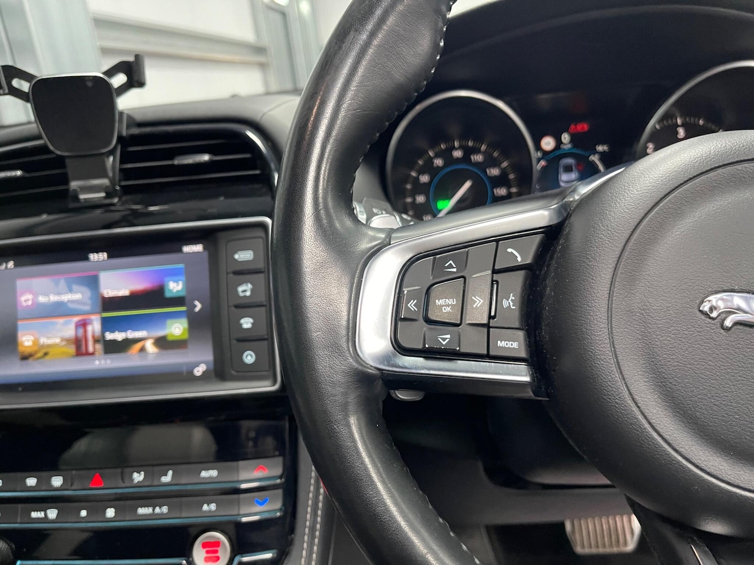 Used Jaguar F-Pace for sale - 78136085: Photo 44