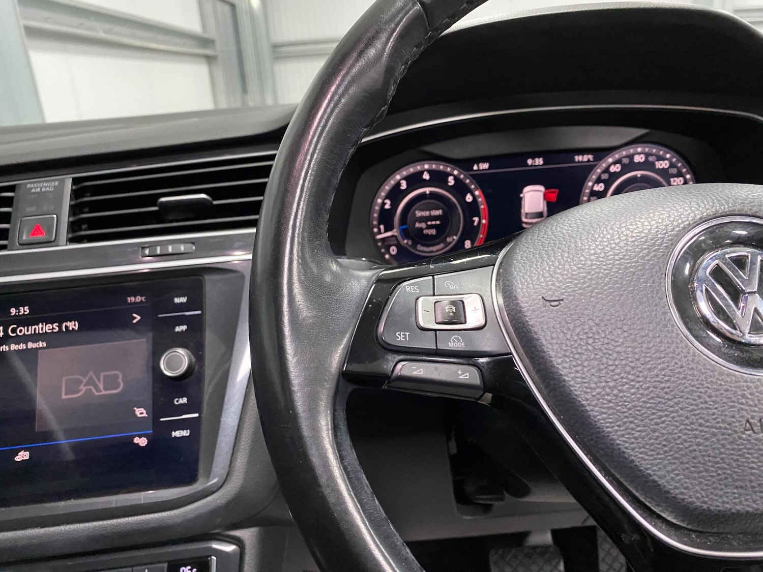 Used Volkswagen Tiguan 2018 for sale - 76993594: Photo 35