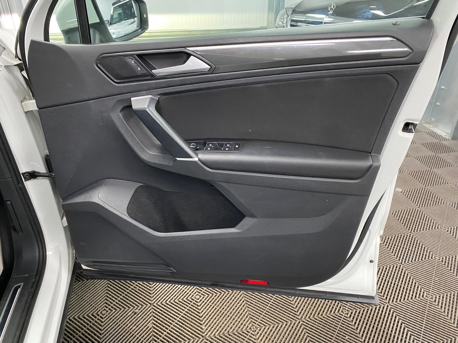 Used Volkswagen Tiguan 2018 for sale - 76993594: Photo 45