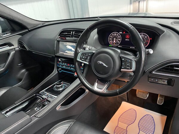 Used Jaguar F-Pace 2021 for sale - 76239808: Photo 40