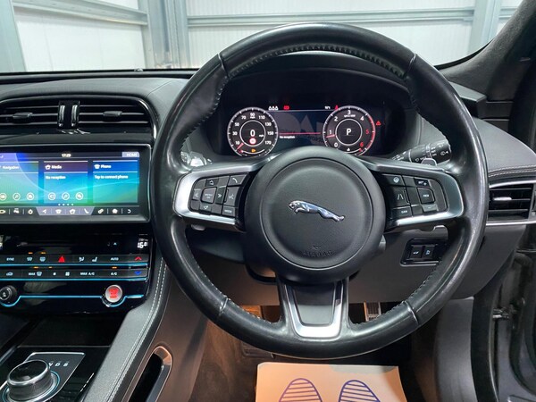 Used Jaguar F-Pace 2021 for sale - 76239808: Photo 41