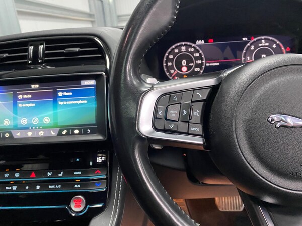 Used Jaguar F-Pace 2021 for sale - 76239808: Photo 62