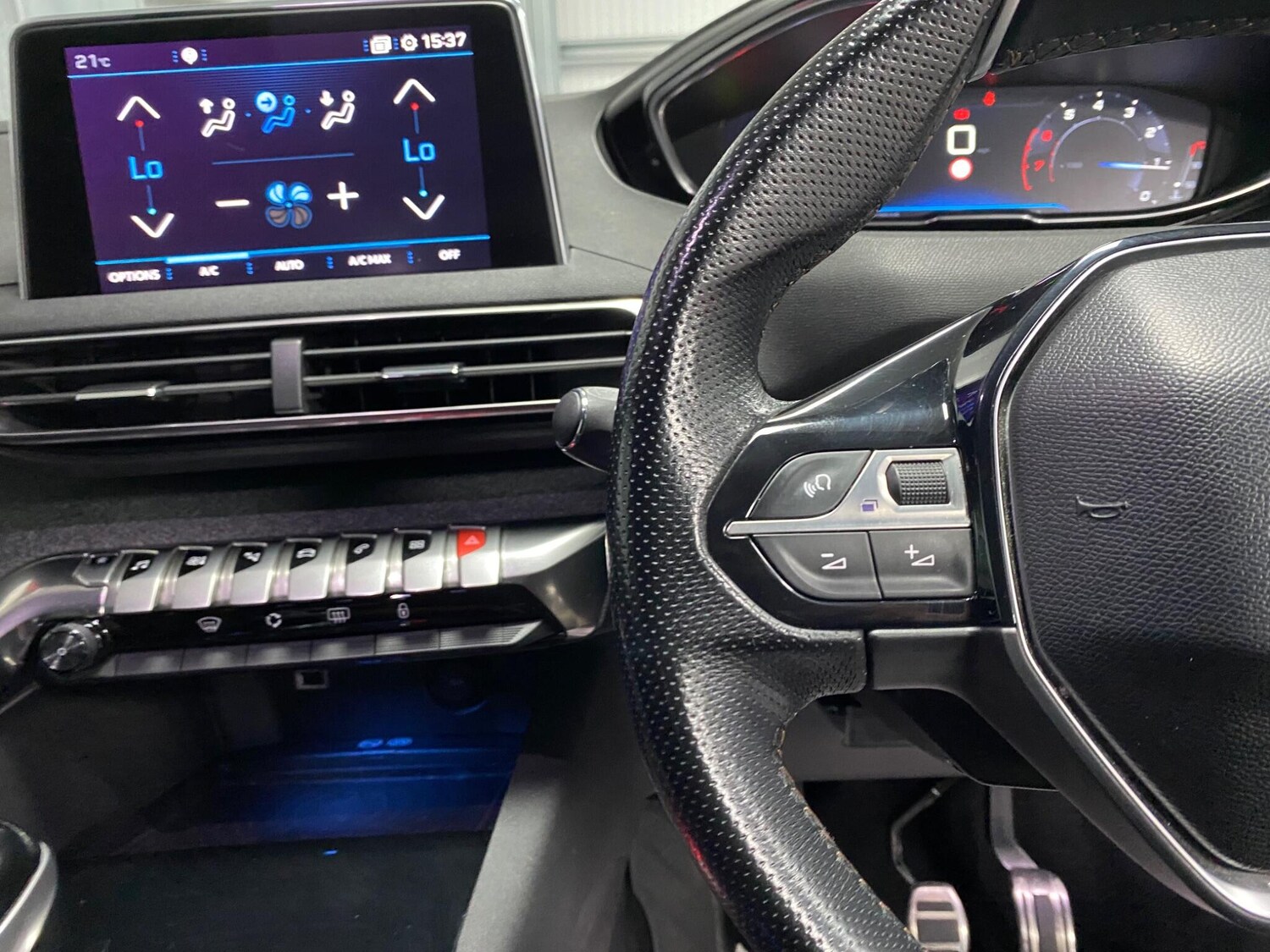 Used Peugeot 3008 2018 for sale - 76026636: Photo 37