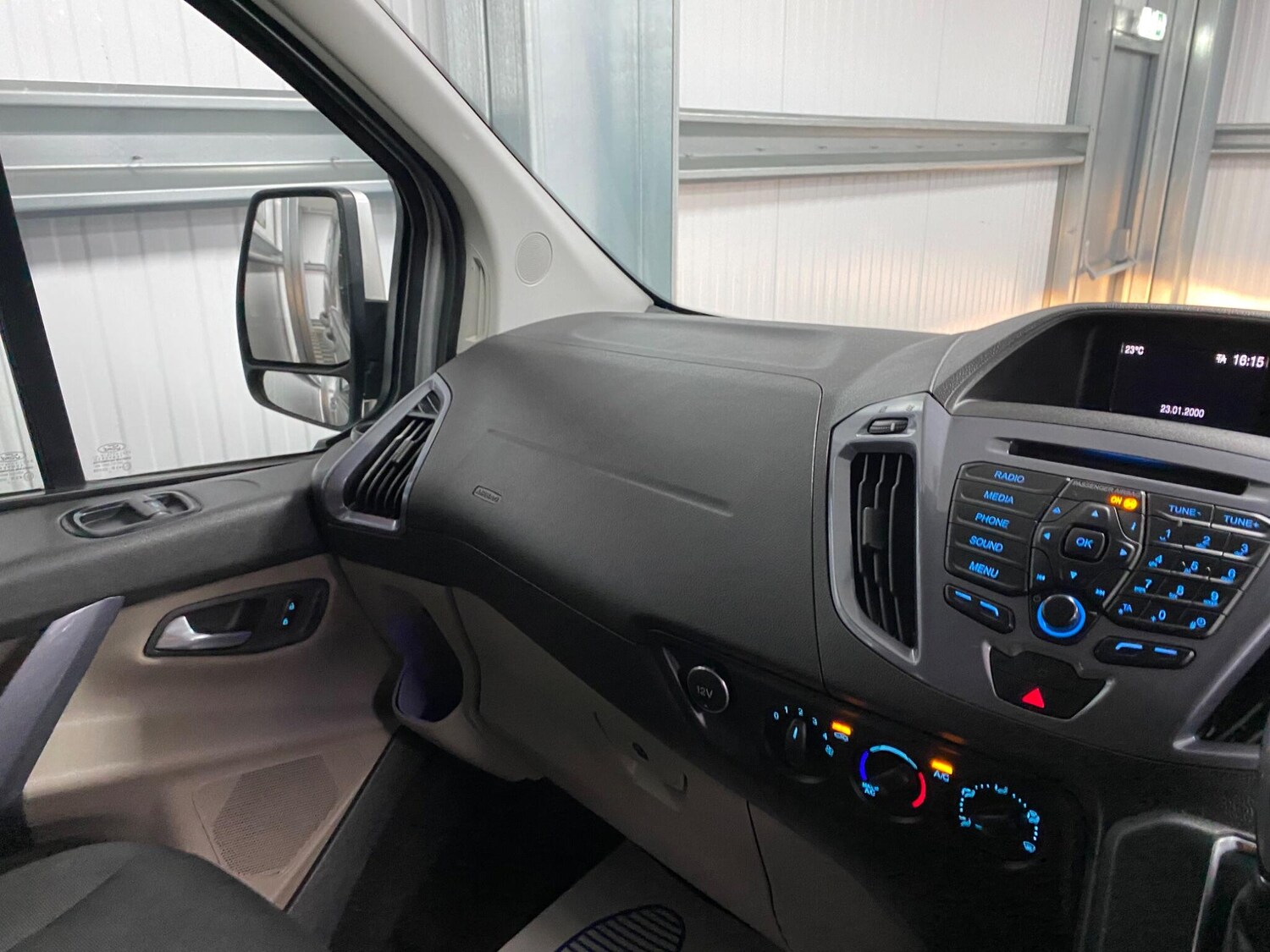 Used Ford Tourneo Custom 2017 for sale - 75990555: Photo 31