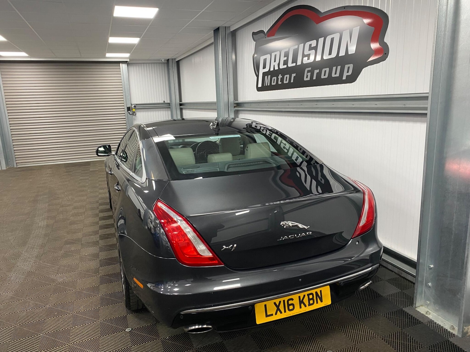 Used Jaguar XJ 2016 for sale - 76991093: Photo 13