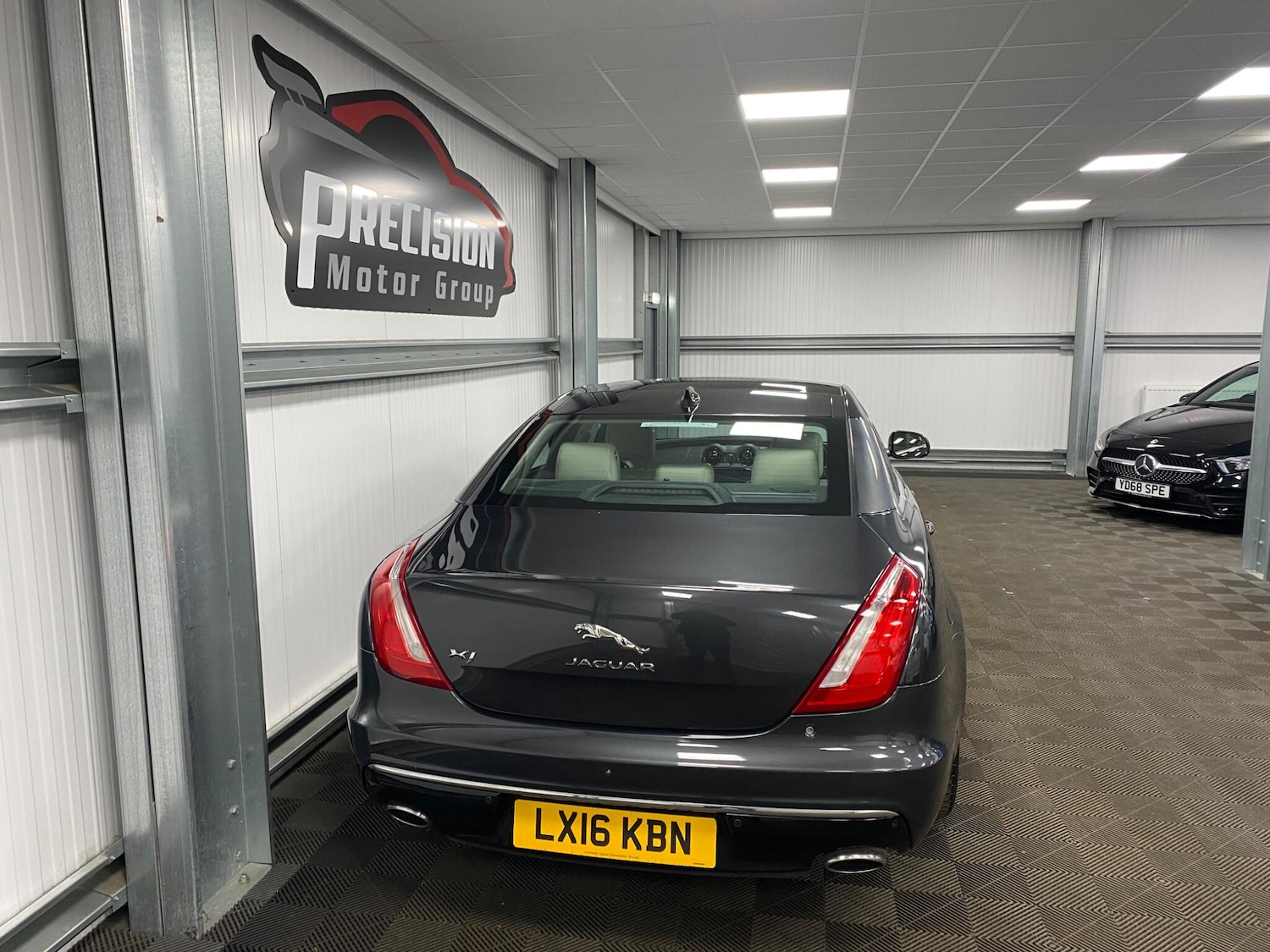 Used Jaguar XJ 2016 for sale - 76991093: Photo 18