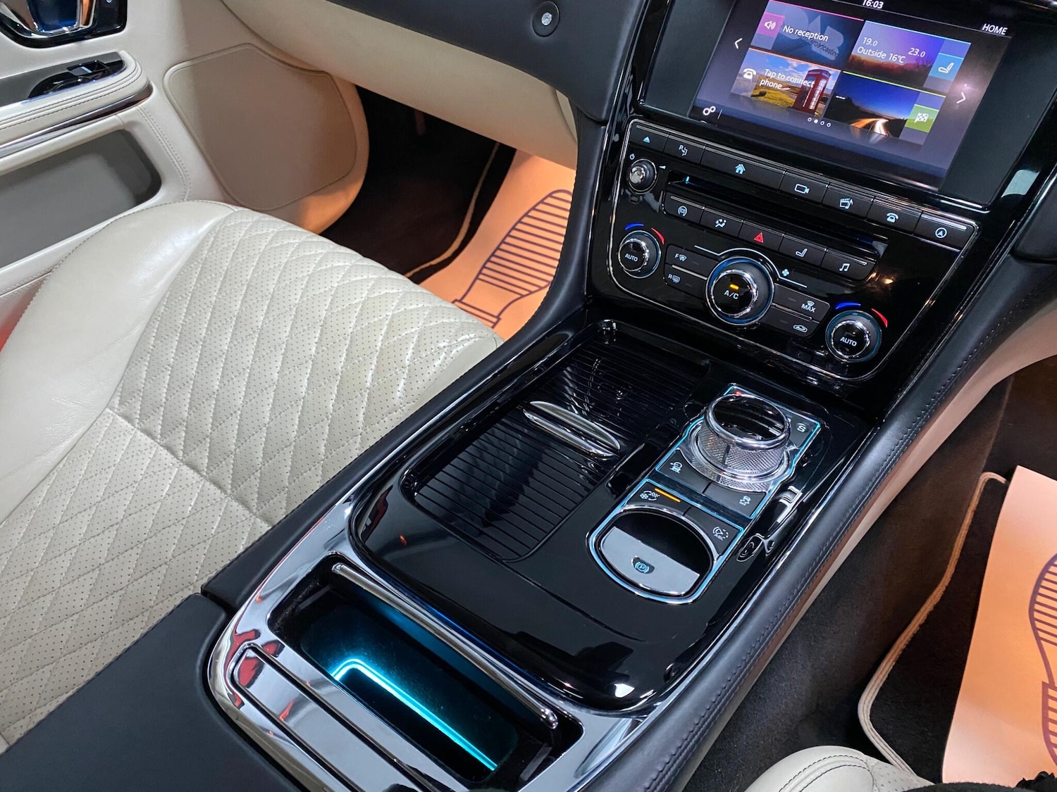 Used Jaguar XJ 2016 for sale - 76991093: Photo 31