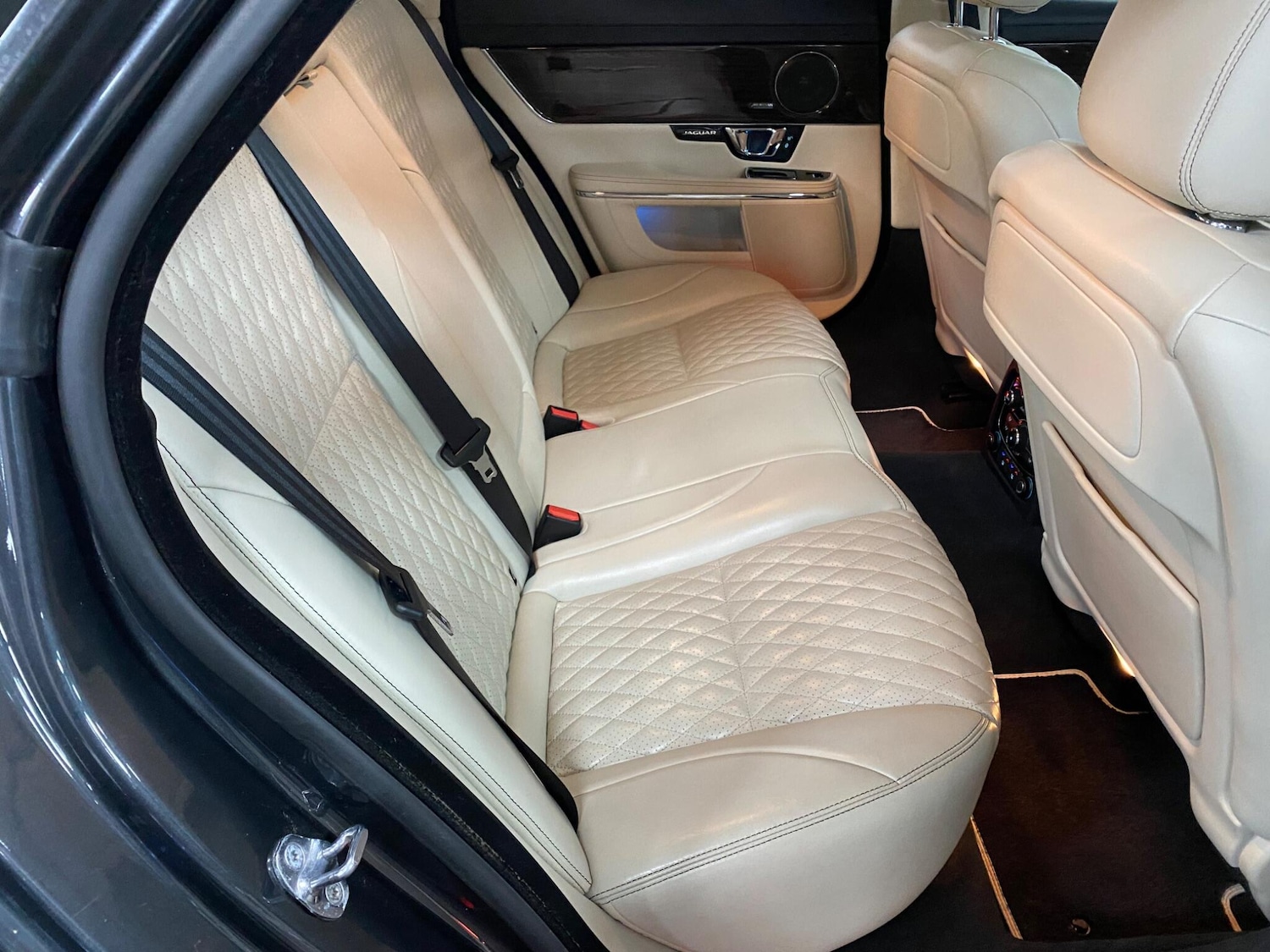 Used Jaguar XJ 2016 for sale - 76991093: Photo 33