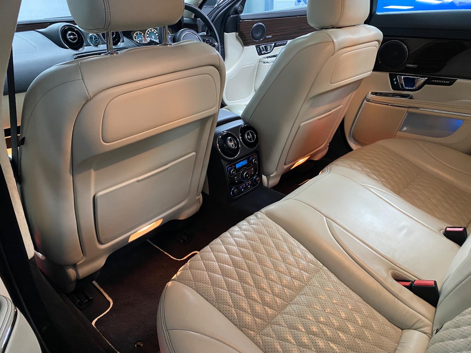 Used Jaguar XJ 2016 for sale - 76991093: Photo 35