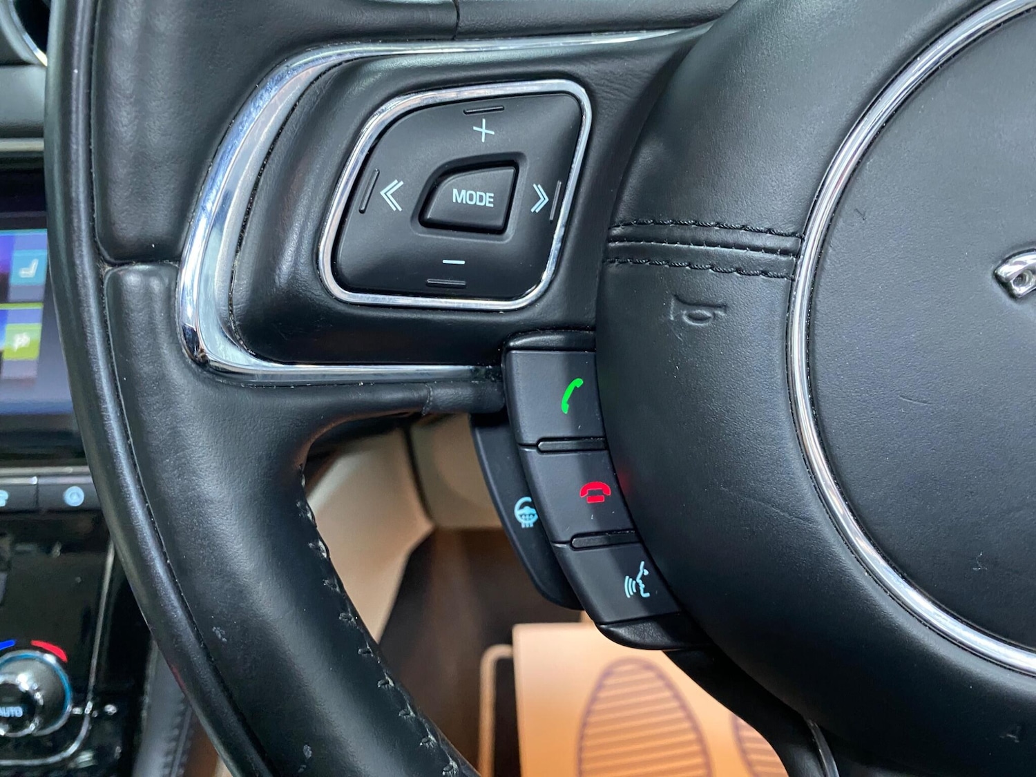 Used Jaguar XJ 2016 for sale - 76991093: Photo 39