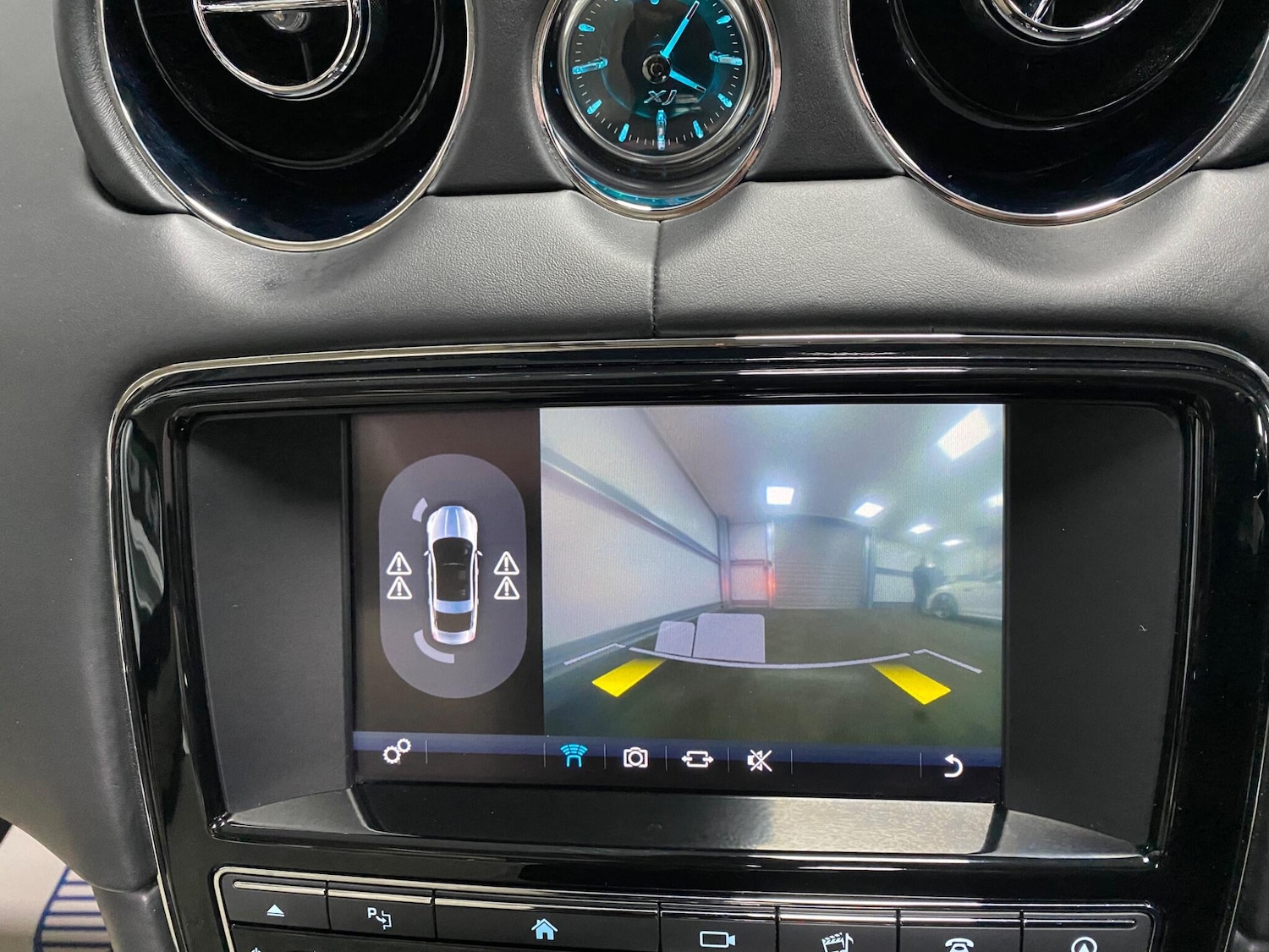 Used Jaguar XJ 2016 for sale - 76991093: Photo 45