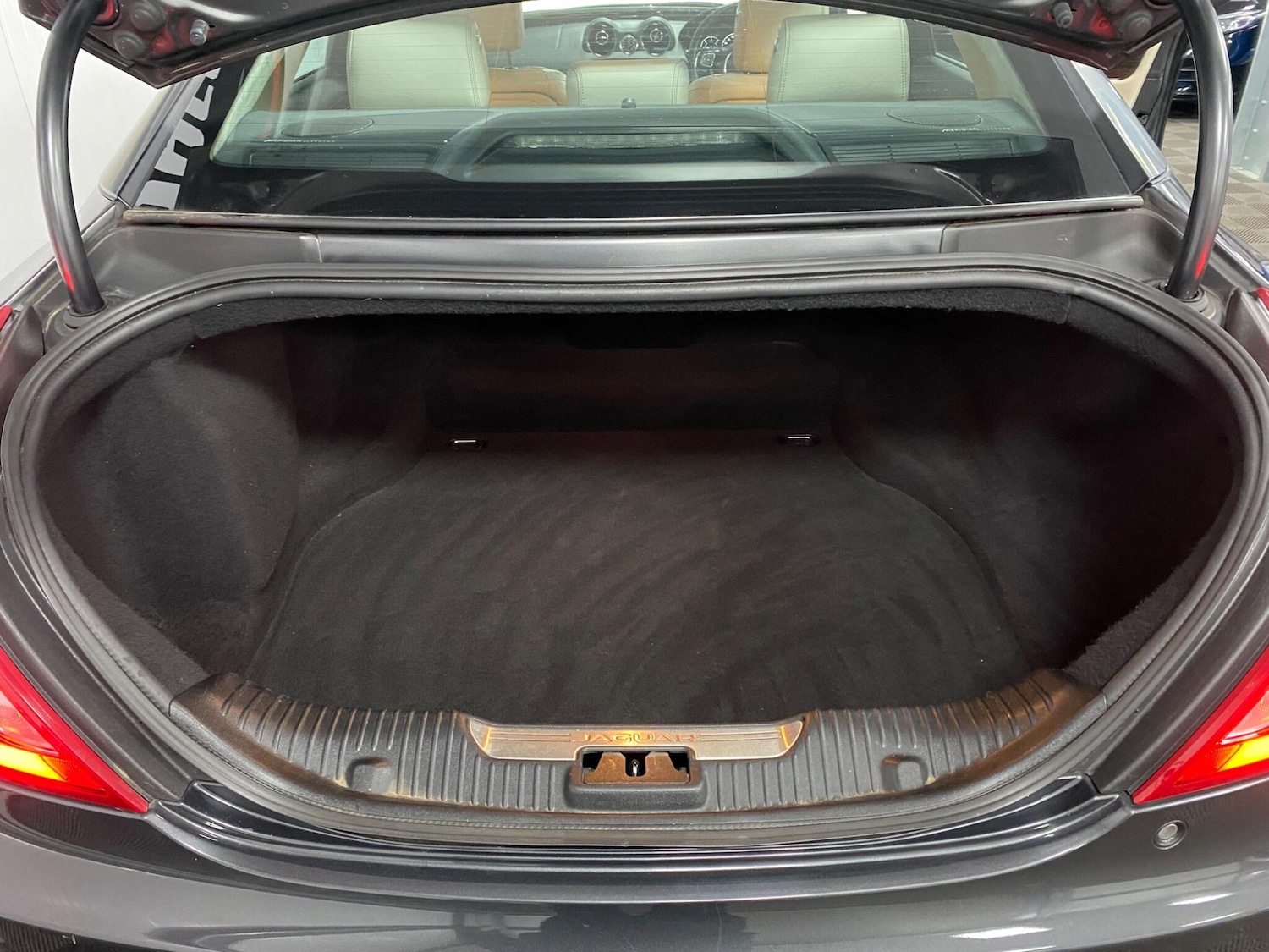 Used Jaguar XJ 2016 for sale - 76991093: Photo 47