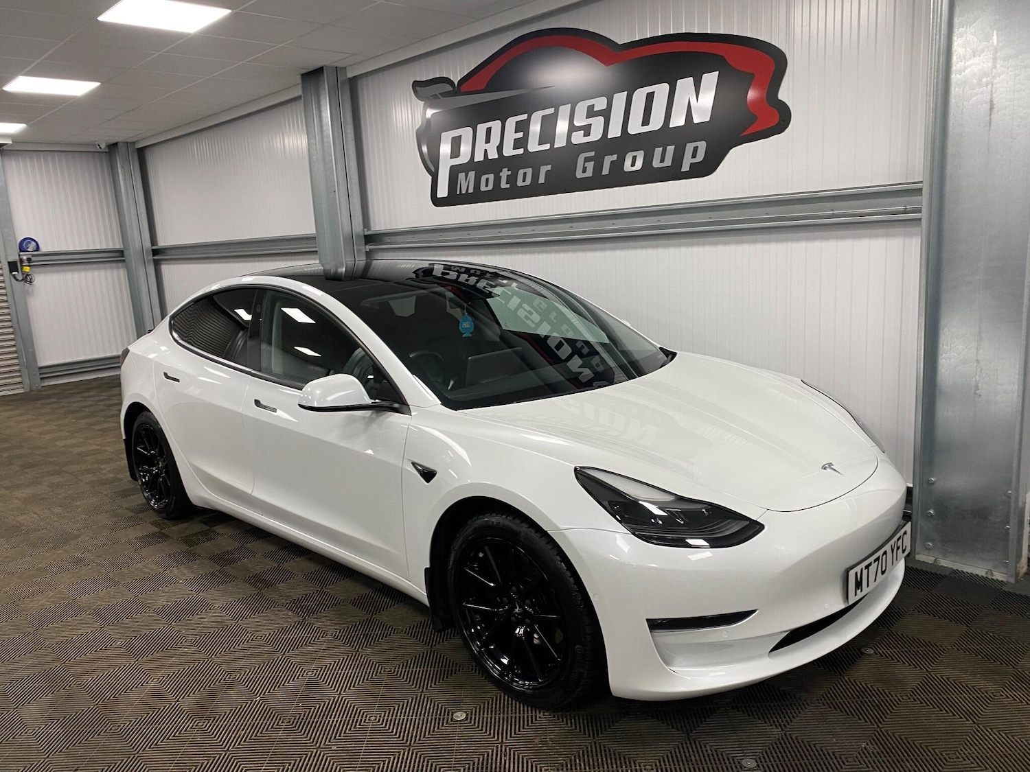 Used Tesla Model 3 2020 for sale - 77049796: Photo 2