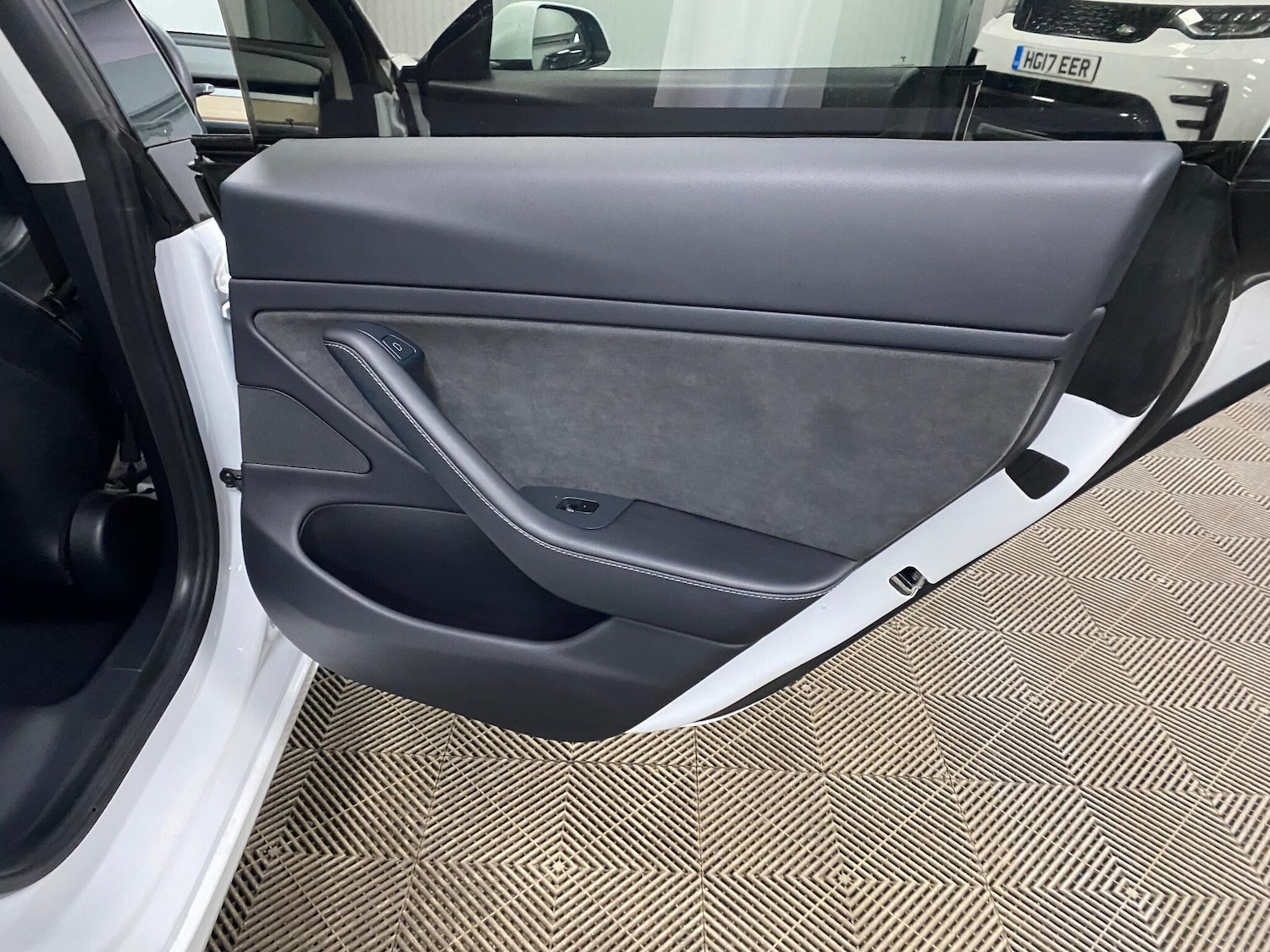 Used Tesla Model 3 2020 for sale - 77049796: Photo 43