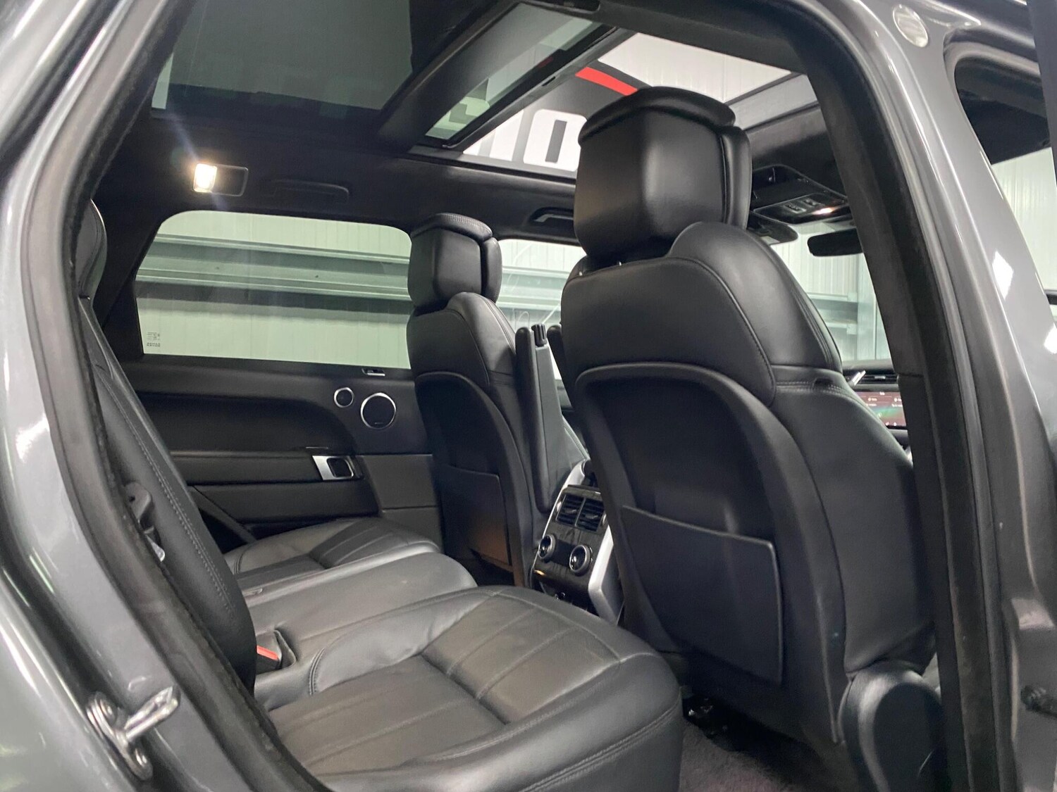 Used Land Rover Range Rover Sport 2018 for sale - 77524234: Photo 33