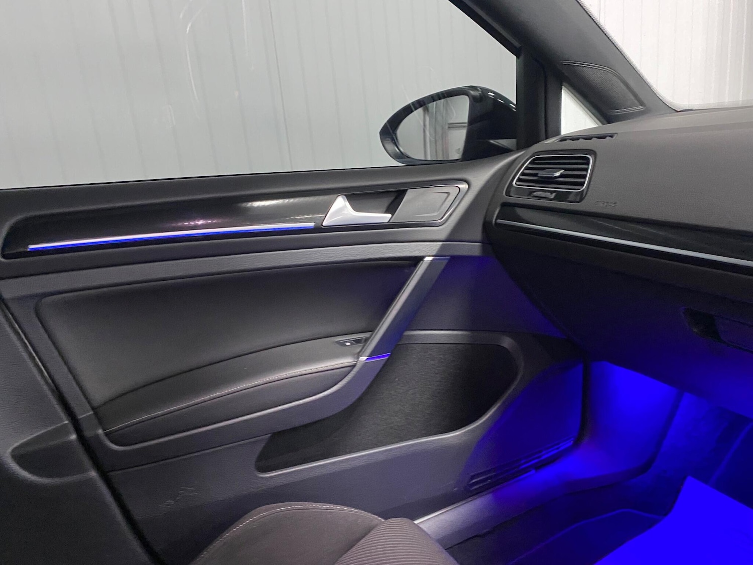 Used Volkswagen Golf 2017 for sale - 76993405: Photo 49