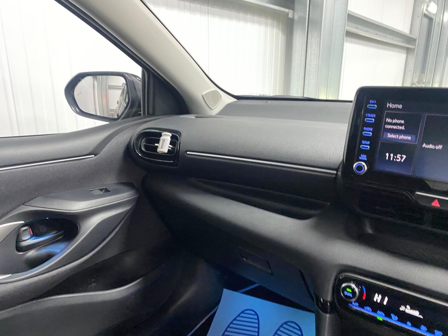 Used Mazda Mazda2 HYBRID 2023 for sale - 77892532: Photo 35